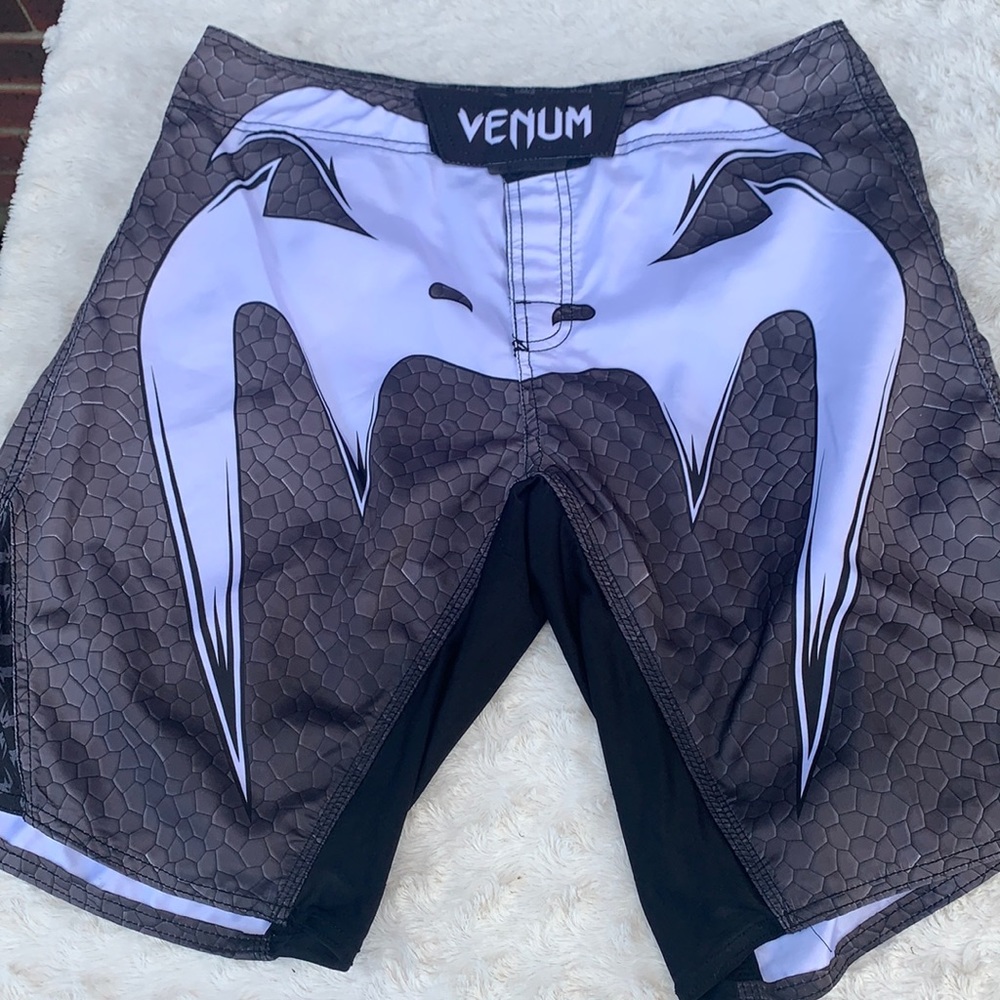 Venum MENS fight short grey sz M 33 medium